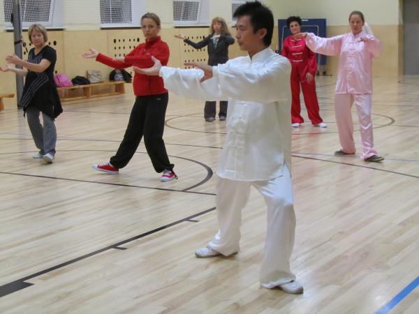 tai-chi-terviseliikumine-tallinna-juhkentali-gumnaasiumi-spordisaalis-foto-2-10242997_0.jpeg
